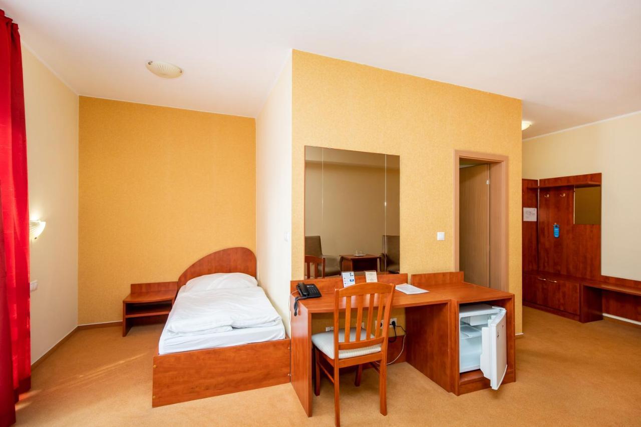 Hotel Boss Жилина Экстерьер фото