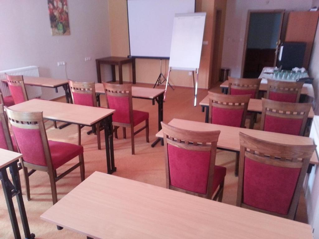 Hotel Boss Жилина Экстерьер фото